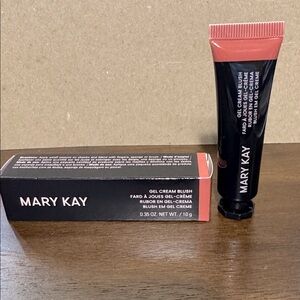 Mary Kay Limited Edition Blush in Coral Kiss